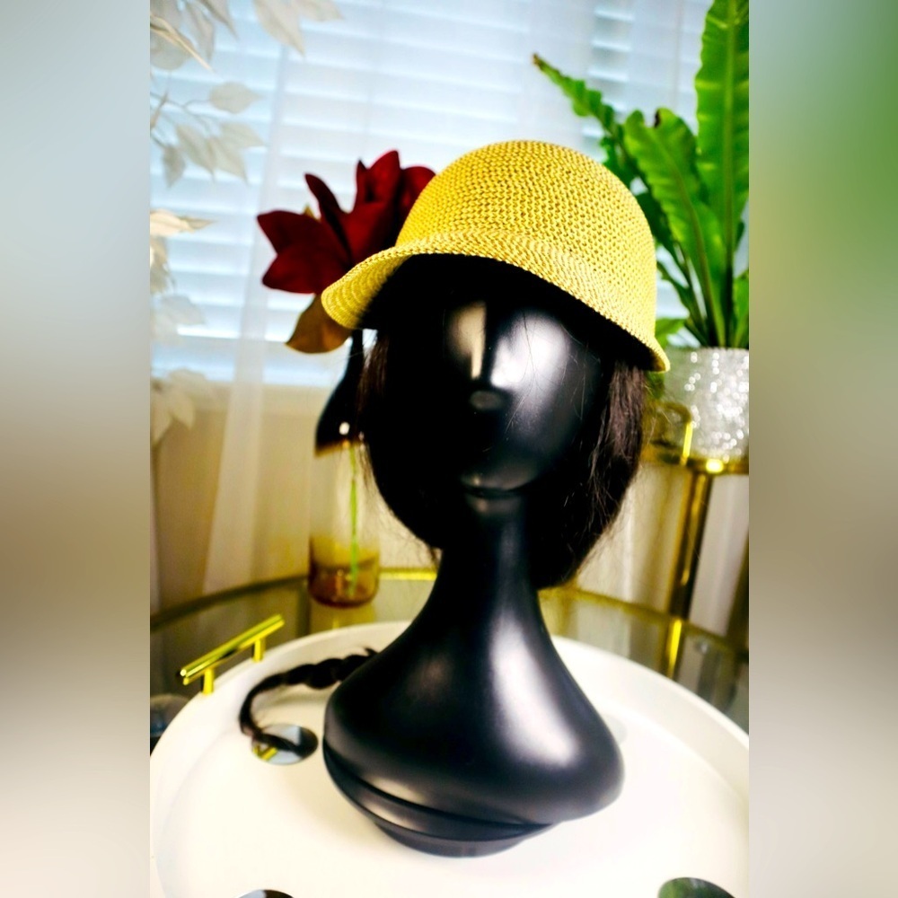 NWOT Sun Shade Straw Hat